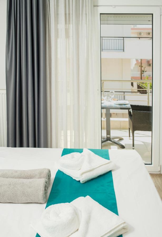 Lux Vip Apartments Peraía 外观 照片