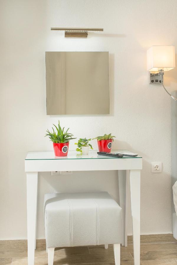 Lux Vip Apartments Peraía 外观 照片