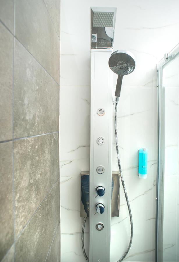 Lux Vip Apartments Peraía 外观 照片