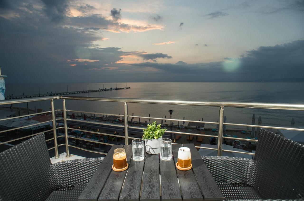 Lux Vip Apartments Peraía 外观 照片